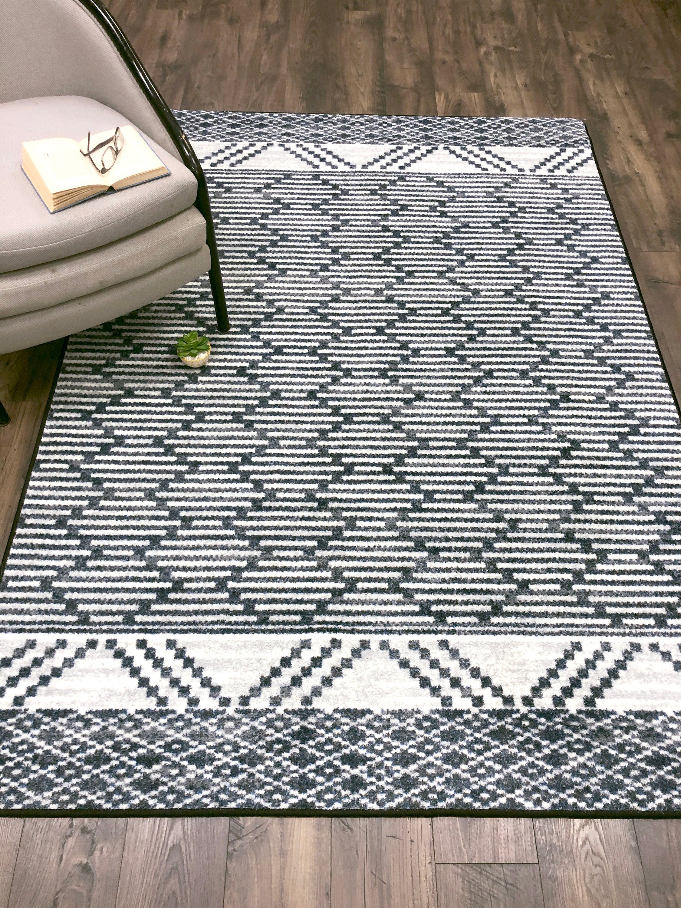 Patterned Stripe